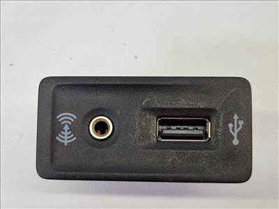 Volkswagen Golf VII USB aljzat (21968) 5g0035222 5q0035724