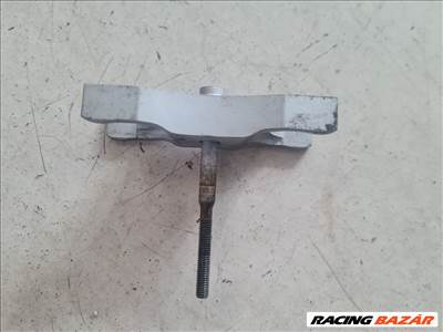 Volkswagen Golf VI CGB porlasztó lefogató (33624) 03l216a