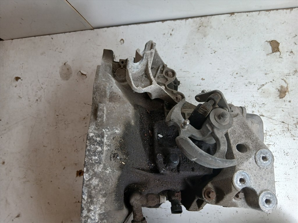 Opel Zafira B 2005-2014 Váltó 1.6 Benzin A16xer 5 sebességes 2. kép