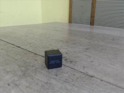 DODGE CARAVAN 96- Relé