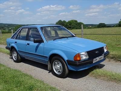 FORD ESCORT 80-86 Ablaktörlő motor első