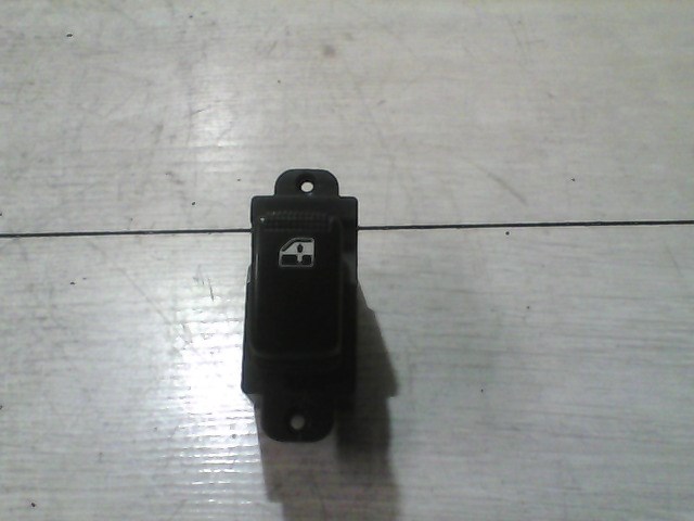 KIA RIO 2000.04-2005.06 Bal hátsó ablakemelő kapcsoló 1. kép