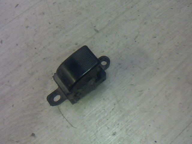 MAZDA PREMACY 99.01-05.10 Jobb első ablakemelő kapcsoló 1. kép