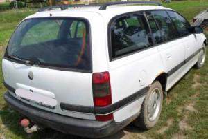 OPEL OMEGA B Bal hátsó féltengely
