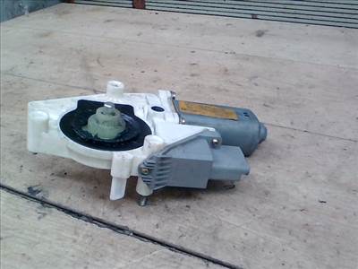 PEUGEOT 607 Jobb hátsó ablakemelő motor