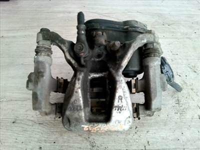 TOYOTA C-HR 16.09.01-19.09.30 Jobb hátsó féknyereg munkahengerrel