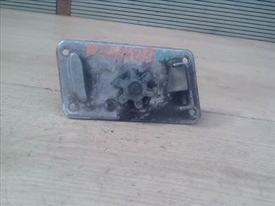 TRABANT 1,1 Bal első ajtó zárszerkezet mechanikus