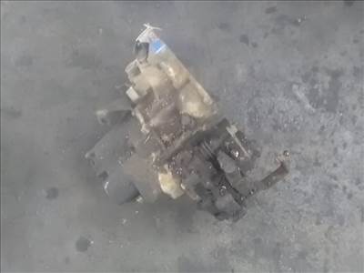 TRABANT 1,1 Sebességváltó. benzines manuális