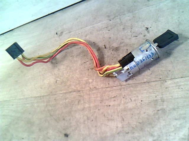 RENAULT CLIO 98-01 Gyújtáskapcsoló házzal 1. kép