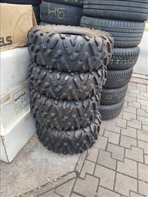 27x9,00 27x11,00 12" újszerű Maxxis nyári gumi szett