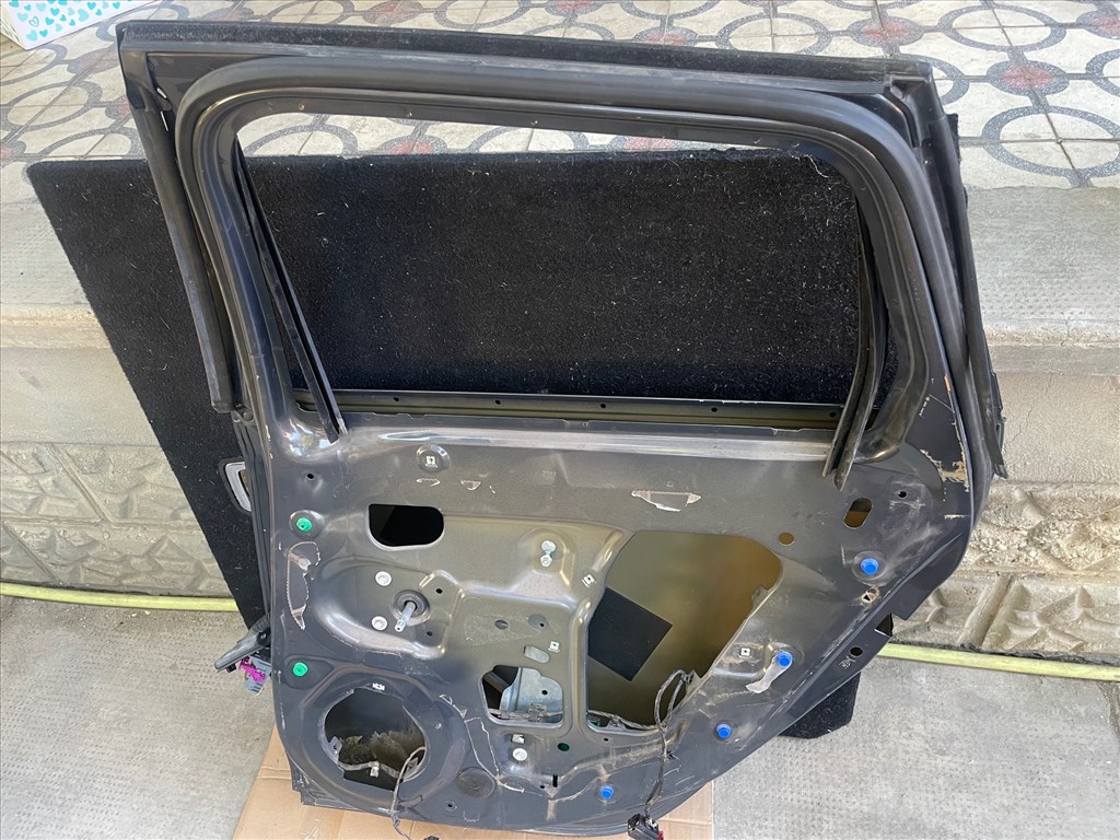 Opel Astra J  SÁRVÉDŐ  AJTÓ  MOTORHÁZTETŐ Z190 színkód 8. kép