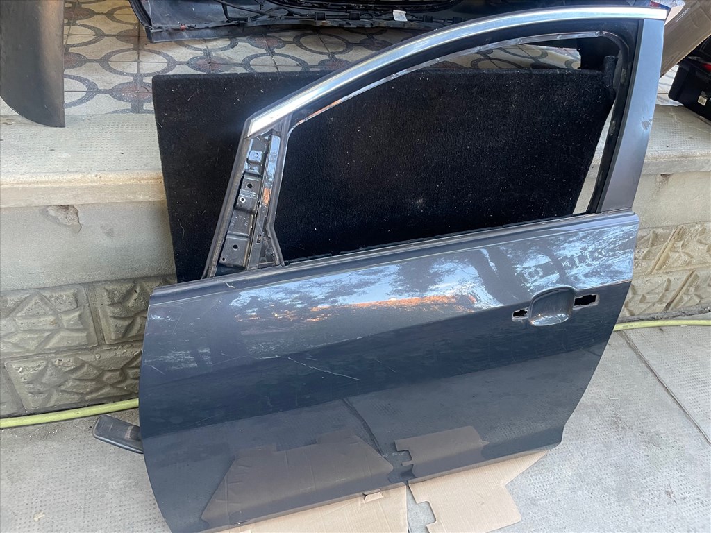 Opel Astra J  SÁRVÉDŐ  AJTÓ  MOTORHÁZTETŐ Z190 színkód 11. kép