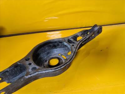 Toyota Corolla (E210) Jobb hátsó Alsó Lengőkar
