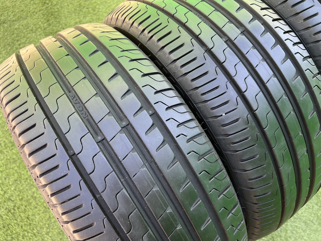 205/50 R16 Avon Zv7 nyári gumi 5-6mm 2. kép