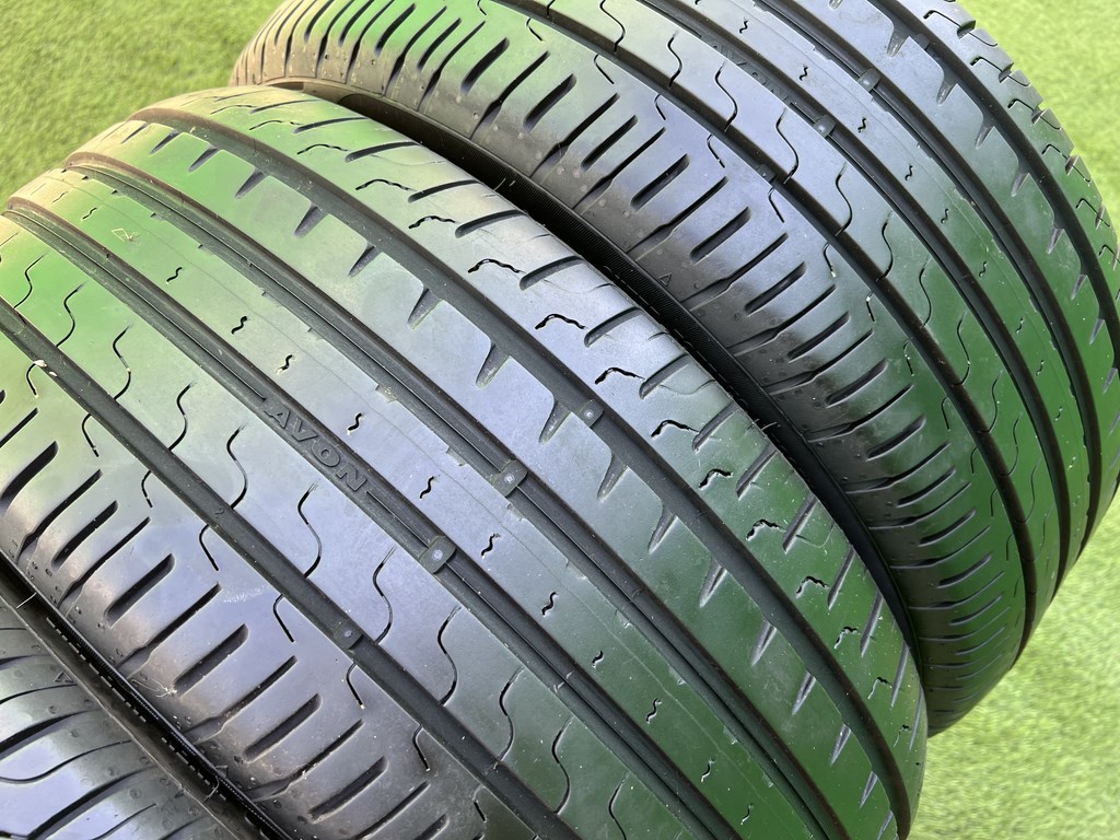205/50 R16 Avon Zv7 nyári gumi 5-6mm 3. kép