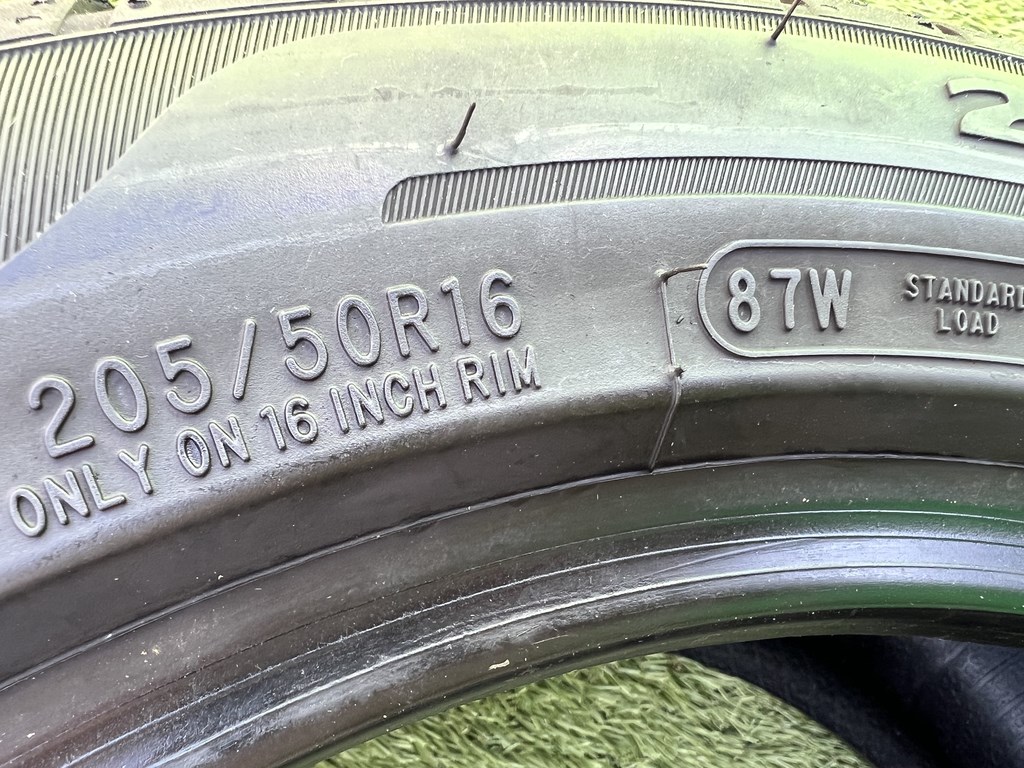 205/50 R16 Avon Zv7 nyári gumi 5-6mm 6. kép