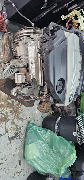 BMW 5-ös sorozat E60/E61 N47D20A motorok eladók! Több darab is van.Ára felszereltség függő! km 210e 4. kép