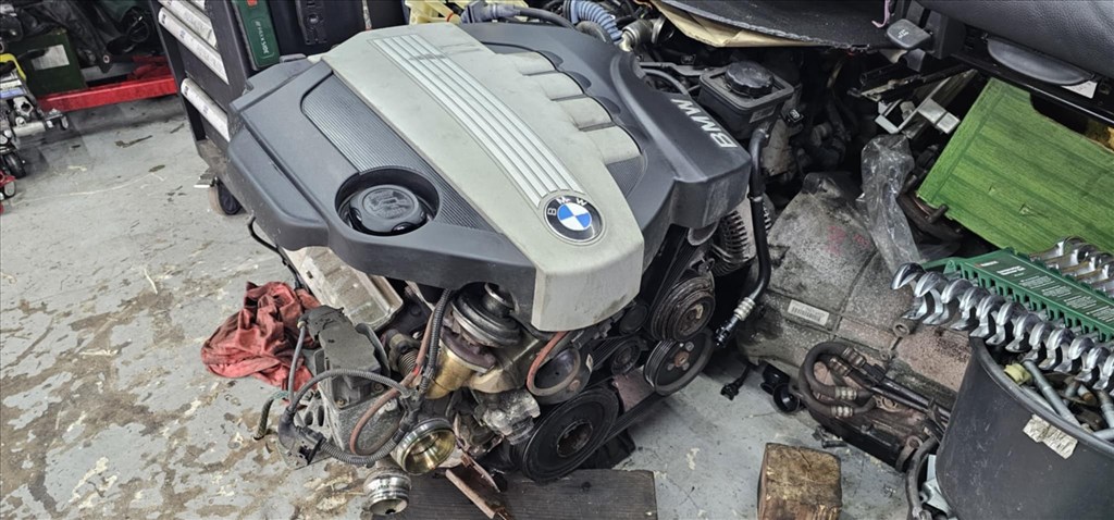 BMW 5-ös sorozat E60/E61 N47D20A motorok eladók! Több darab is van.Ára felszereltség függő! km 210e 1. kép