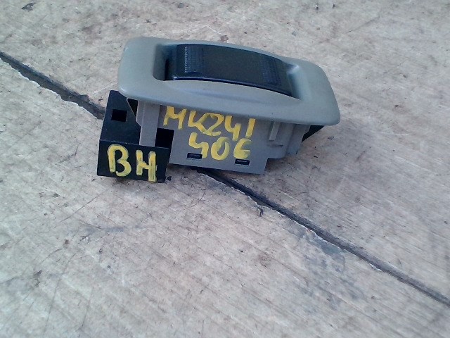 MAZDA Demio 2000- Bal hátsó ablakemelő kapcsoló 1. kép