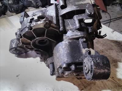 TRABANT 1,1 Sebességváltó. benzines manuális