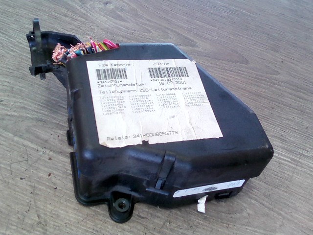 VOLKSWAGEN GOLF IV. Biztosítéktábla doboz 1. kép