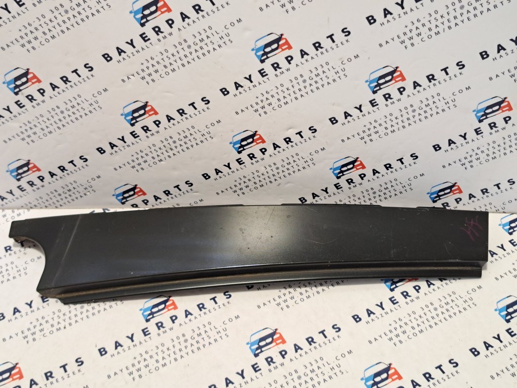 BMW E87 jobb hátsó fekete ajtó külsõ oszlop takaró léc díszléc dekorléc oszloptakaró borítás 1. kép