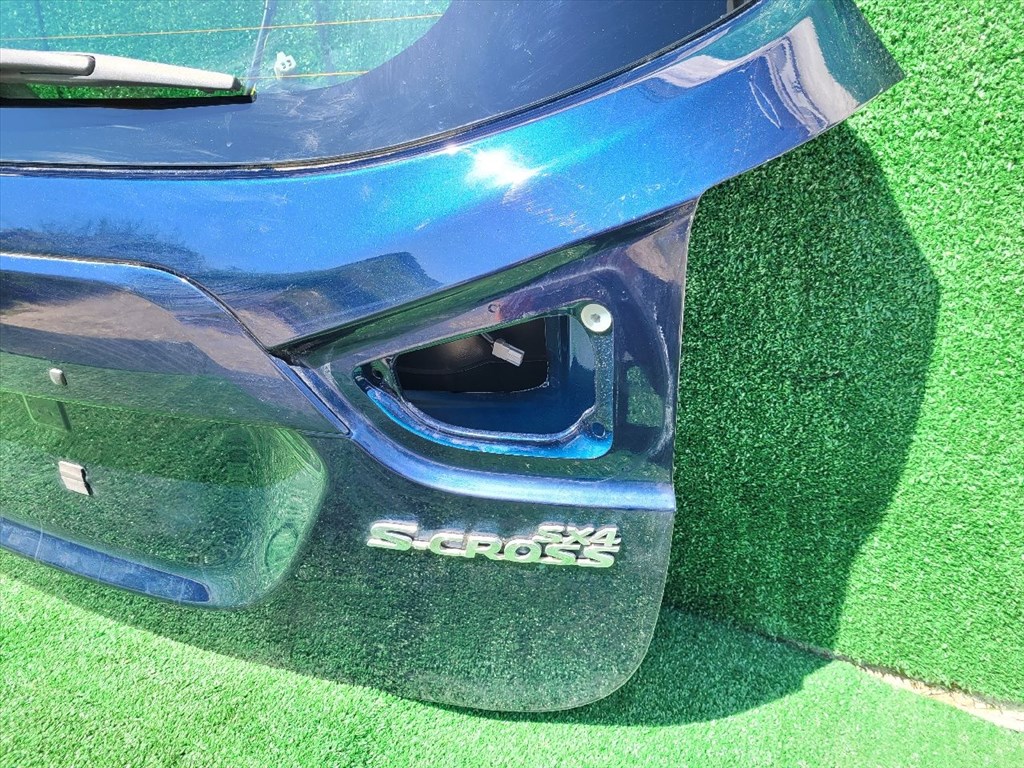 SUZUKI SX4 S-Cross II Csomagtérajtó (Részeivel) 3. kép