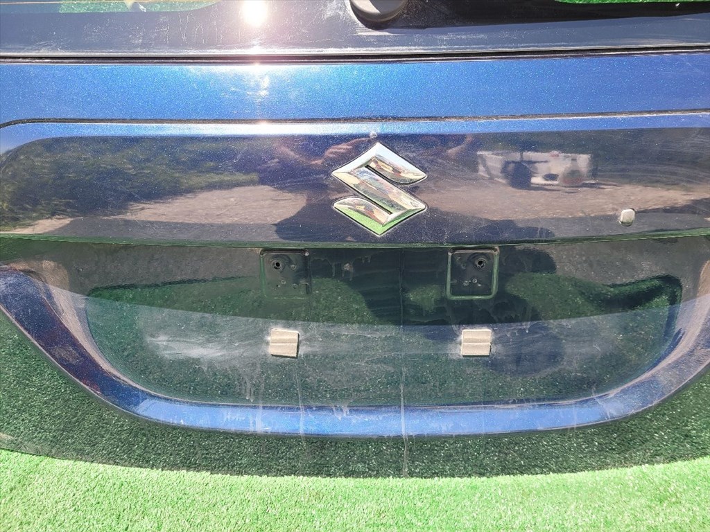 SUZUKI SX4 S-Cross II Csomagtérajtó (Részeivel) 4. kép