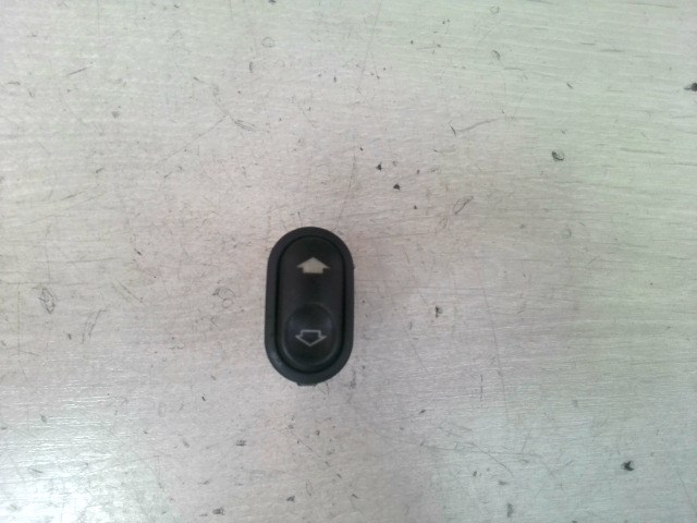 FORD MONDEO 93-96 Jobb első ablakemelő kapcsoló 1. kép