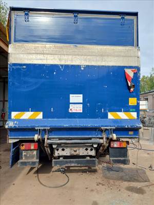 MAN 14.225 LC Hátfal