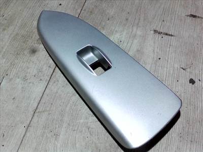 MAZDA PREMACY 99.01-05.10 Jobb első ablakemelő kapcsoló