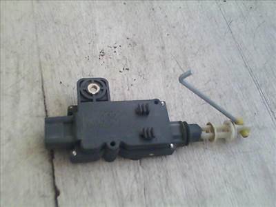 NISSAN PRIMERA P11 96.10-99.09 Csomagtérajtó központi zár motor