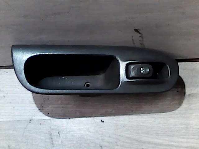 RENAULT MEGANE SCENIC 99-03 Jobb első ablakemelő kapcsoló 1. kép