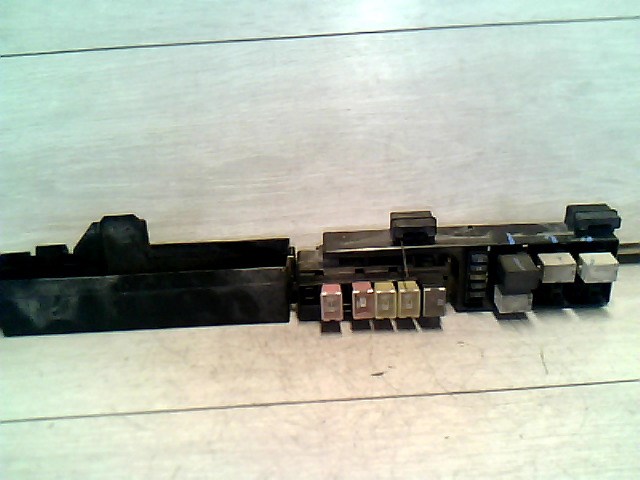 SUZUKI WagonR+ Biztosítéktábla BCM BSI BSM SAM GEM modul Motortér 1. kép