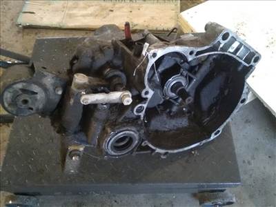 TRABANT 1,1 Sebességváltó. benzines manuális