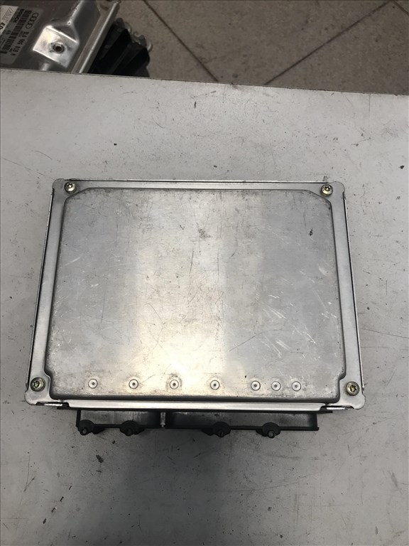 Audi A4 (B5 - 8D) 1,8T motorvezérlő 8d0907558e 2. kép