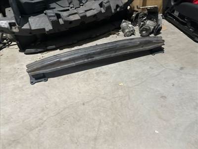 Volkswagen Golf VI VW GOLF VI Hátsó Lökhárító Merevítő (Fém)