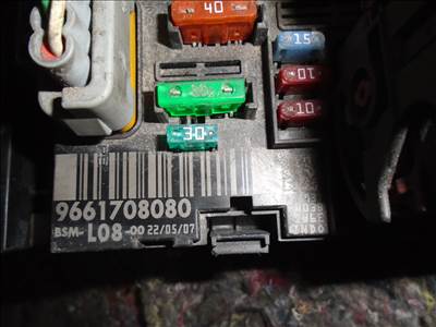 Citroën C4 Grand Picasso Peugeot külső biztosítéktábla BSM L08 9661708080
