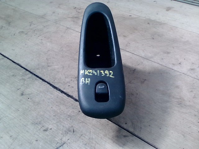 ALFA ROMEO ROMEO 156 97-03 Bal hátsó ablakemelő kapcsoló 1. kép