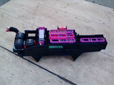 AUDI A6 2014.10.01-18.05.31 Biztosítéktábla BCM BSI BSM SAM GEM modul Utastér