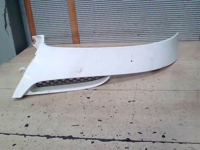 CHEVROLET Tacuma 02-08 Jobb fényszóró alatti bajusz díszléc 1. kép