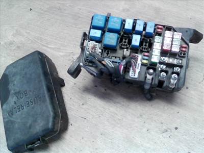 KIA Rio 2005.06 - 2011.08 Biztosítéktábla BCM BSI BSM SAM GEM modul Motortér