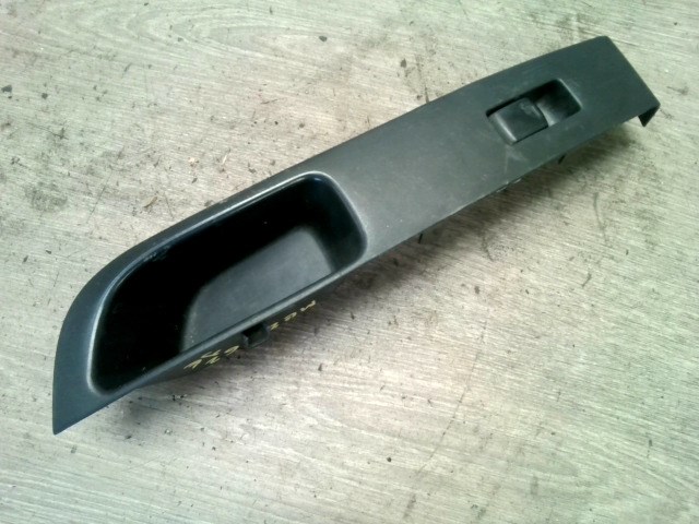 NISSAN MICRA K12 2002-2010 Jobb első ablakemelő kapcsoló 1. kép