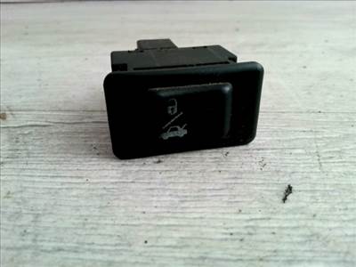 NISSAN PRIMERA P11 96.10-99.09 Csomagtérajtó nyitó kapcsoló