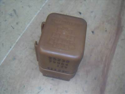 NISSAN PRIMERA P12 2001-2007 Relé