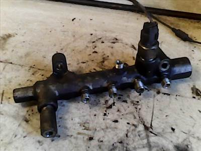 OPEL CORSA C 00-06 Közösnyomócső Common Rail cső