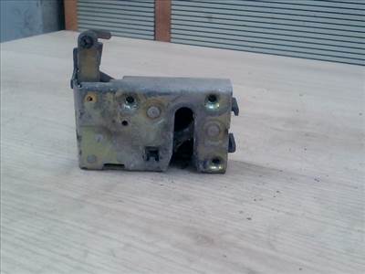 PEUGEOT 405 Jobb első ajtó zárszerkezet mechanikus