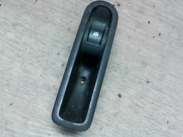 RENAULT SCENIC 03-06 Jobb első ablakemelő kapcsoló 1. kép