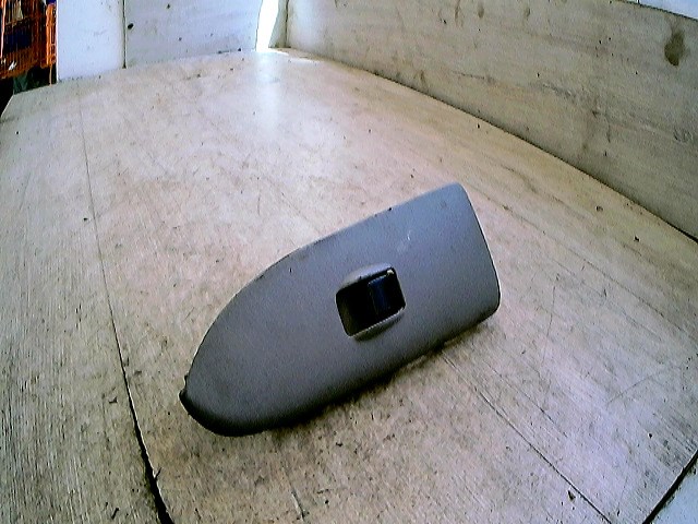 MAZDA PREMACY 99.01-05.10 Jobb első ablakemelő kapcsoló 1. kép