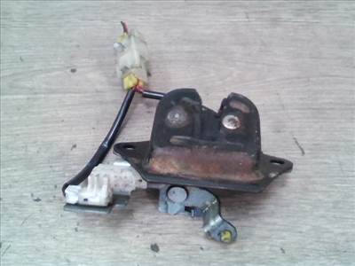NISSAN PRIMERA 98-01 Csomagtér ajtó zárszerkezet